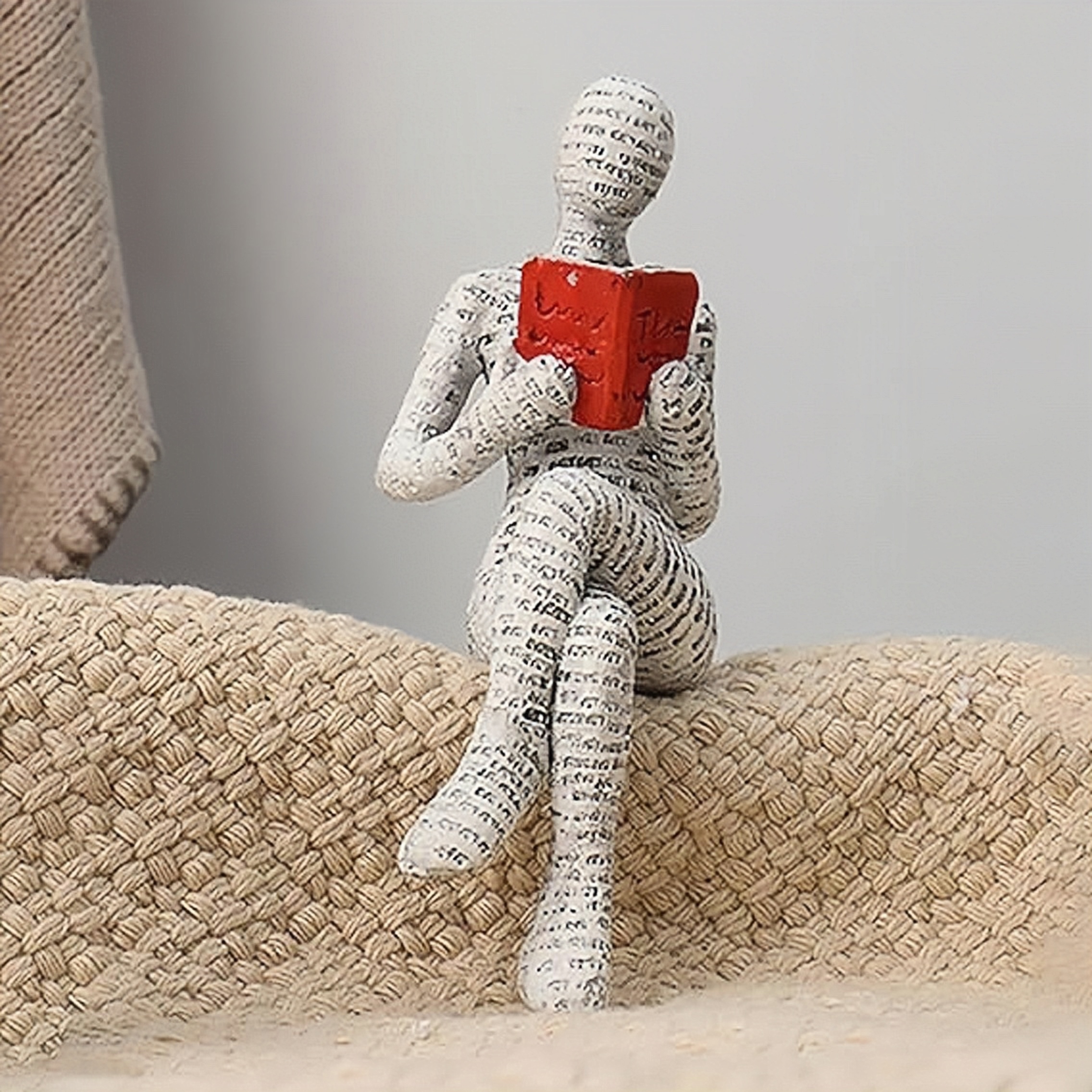 Resin Art And Design - 1Pc, Reading Paper Pulp Woman Thinker