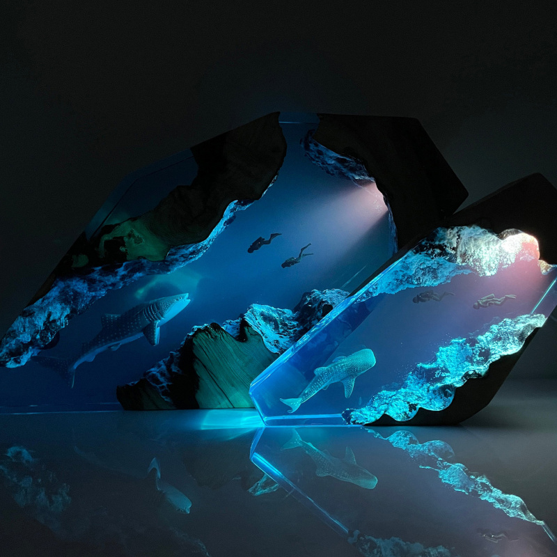 Resin Art And Wood - Miniature Whale Shark Diver Resin Lamp