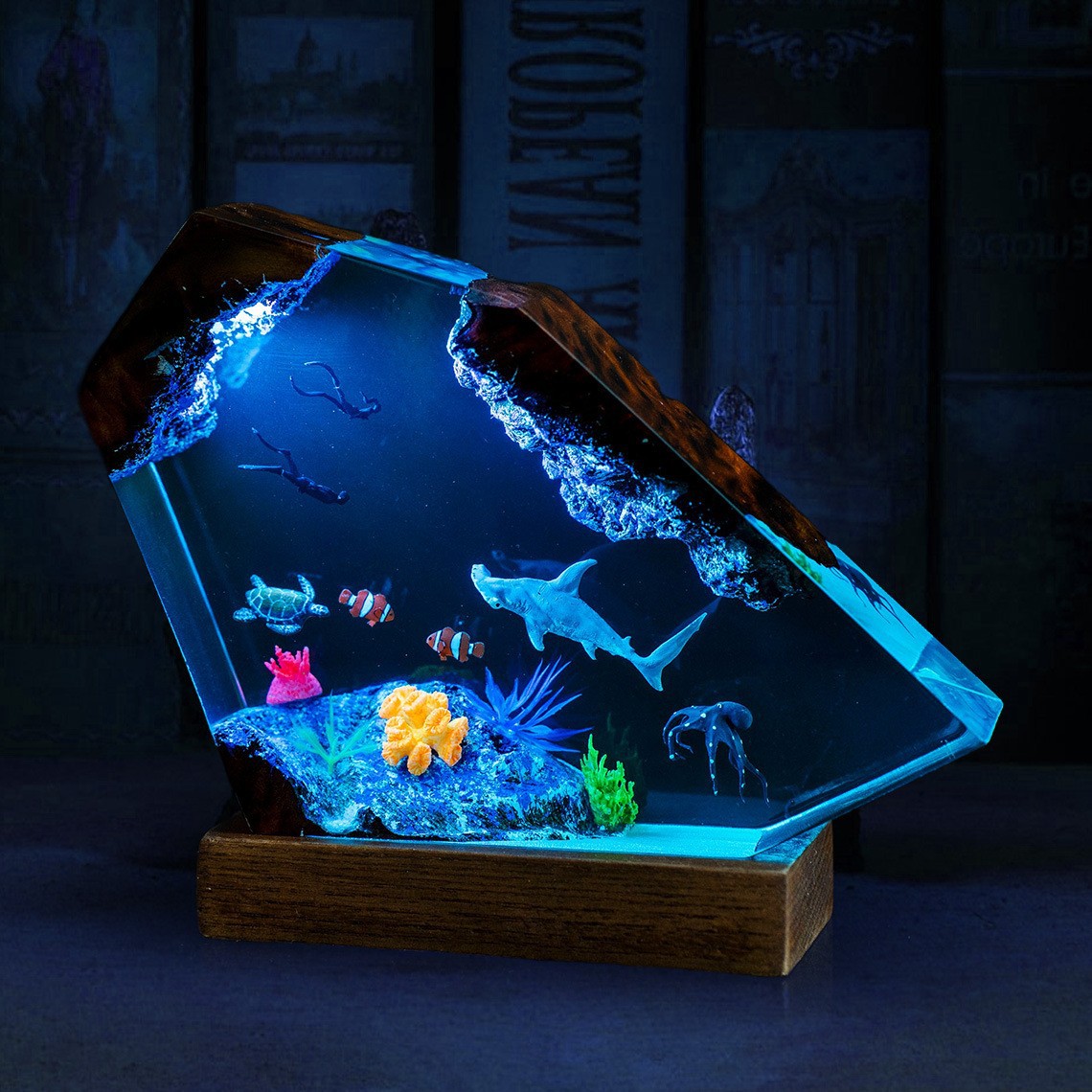 Sea View Micro Humpback Whale  - огляд і ціна Resin Art Underwater