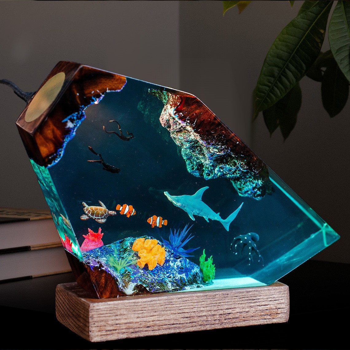 Sea View Micro Humpback Whale  - огляд і ціна Resin Art Underwater